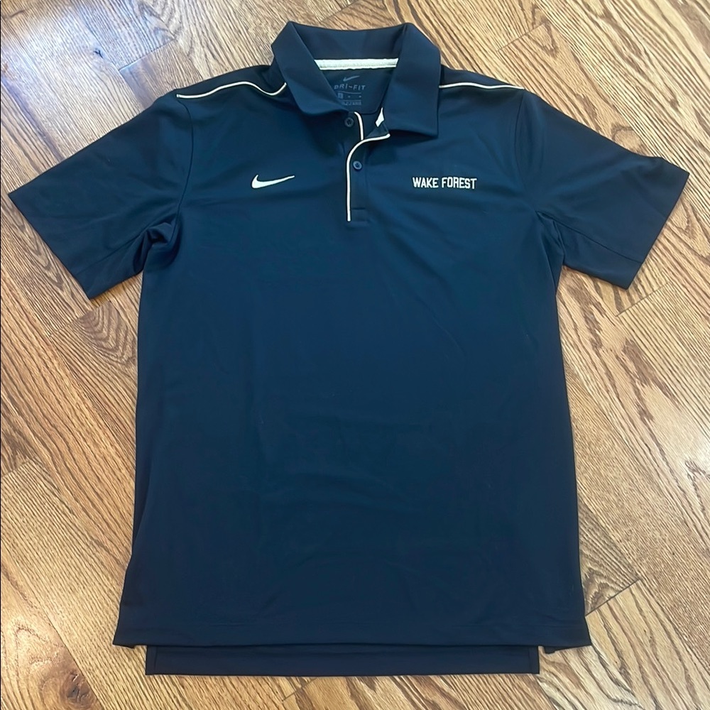 Men’s Wake Forest Demon Deacons Nike Polo Shirt. Size M. Like New Condition.